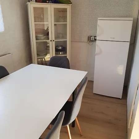 Trandafir Konukevi