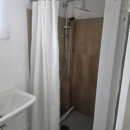 Konukevi Trandafir 3*